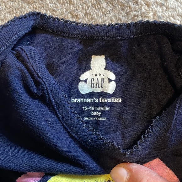 Baby GAP rainbow onesie. 12-18 months. - Picture 2 of 2